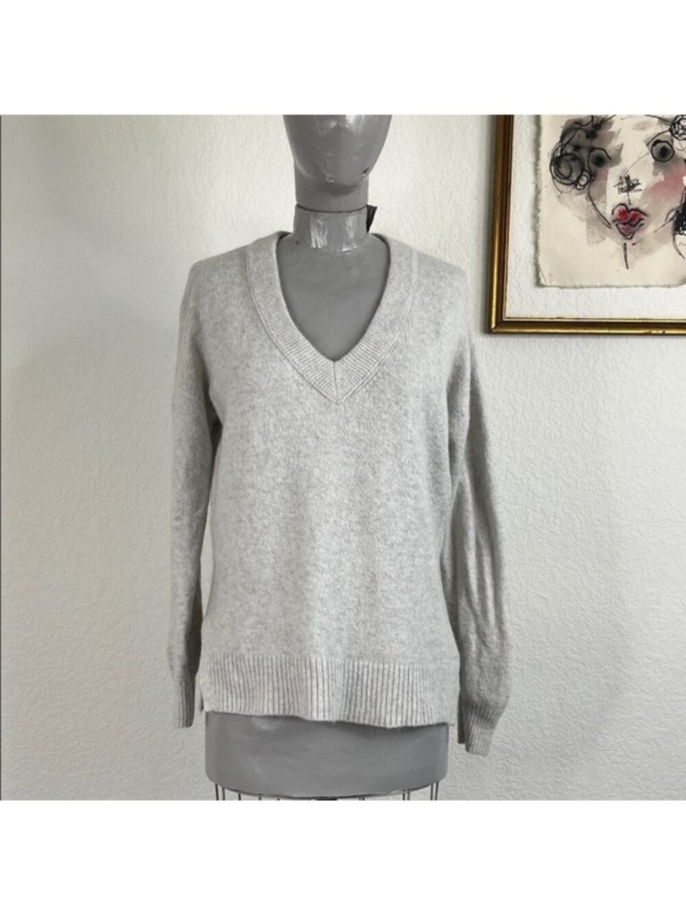 Madewell Bartlett V-Neck Pullover Sweater in Coziest Yarn in Heather Smoke